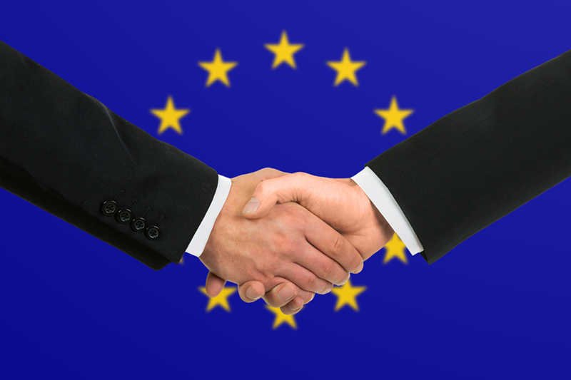 Absurdalne unijne przepisy to efekt walki o kasę i politycznych ustaleń