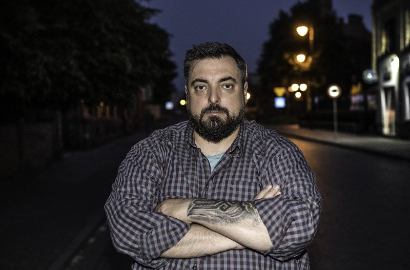 Premiera nowego filmu braci Sekielskich o pedofilii w Kościele może się opóźnić.