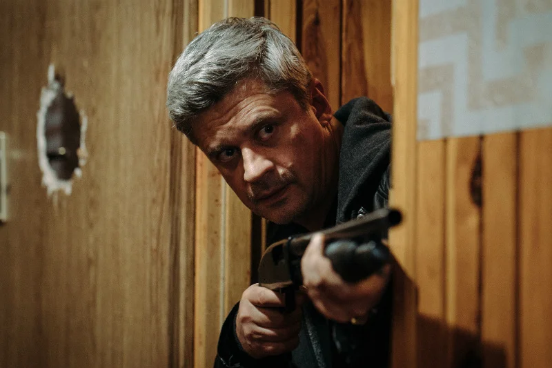 "Mały Zgon" to najnowszy kryminalno-komediowy serial Juliusza Machulskiego, wyprodukowany dla stacji CANAL+