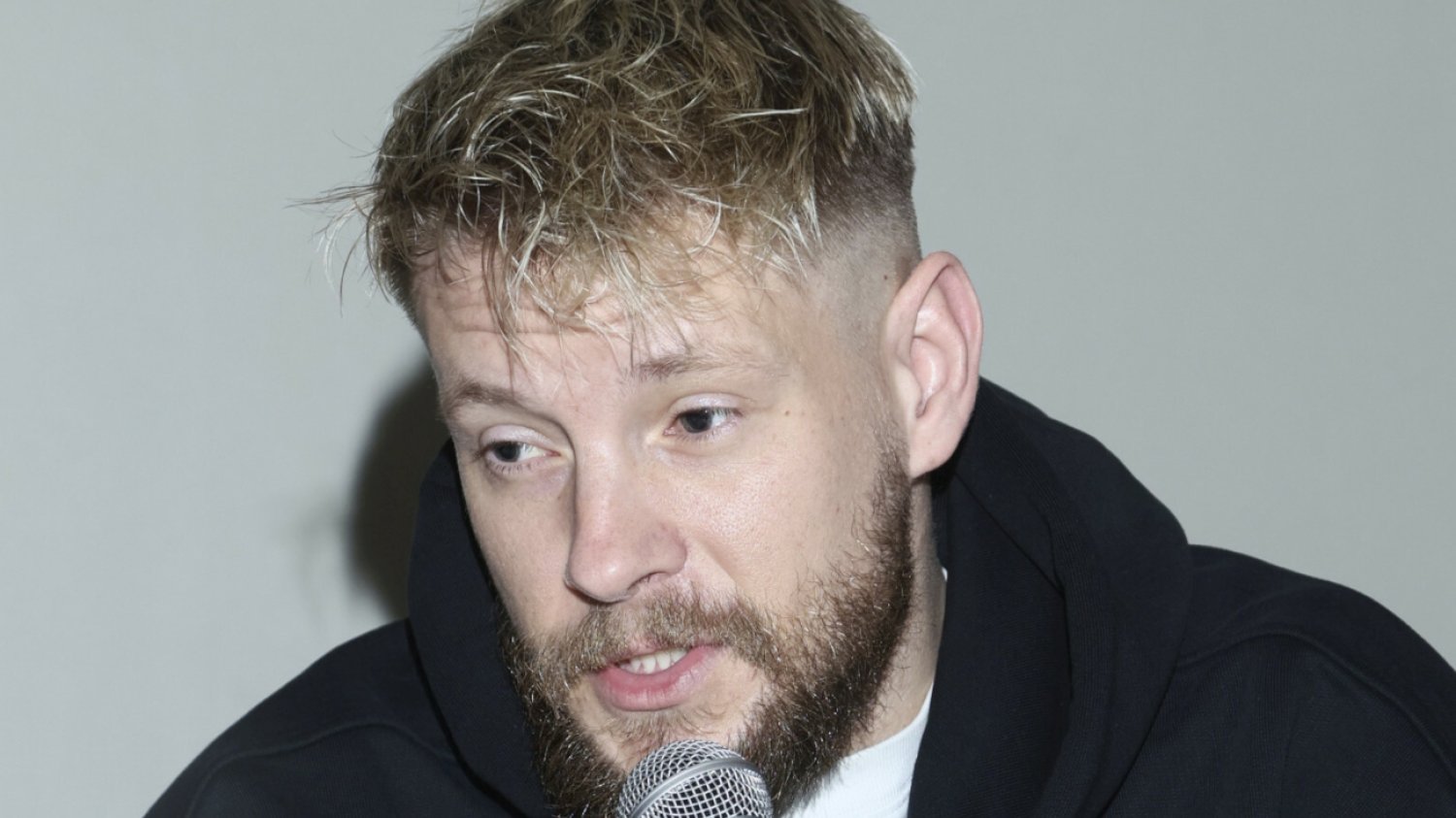 Sebastian Fabijański narzeka na niskie stawki aktorów. Porównał je do FAME MMA.