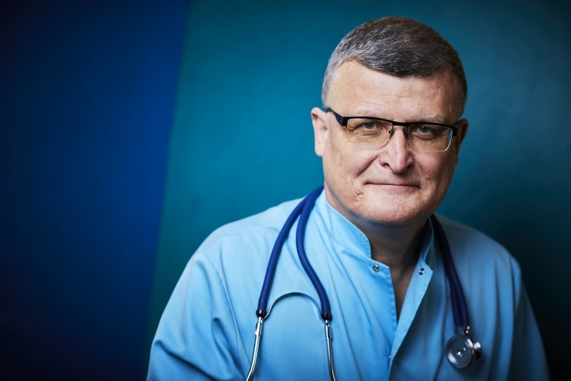 Dr Grzesiowski o poluzowywaniu obostrzeń.