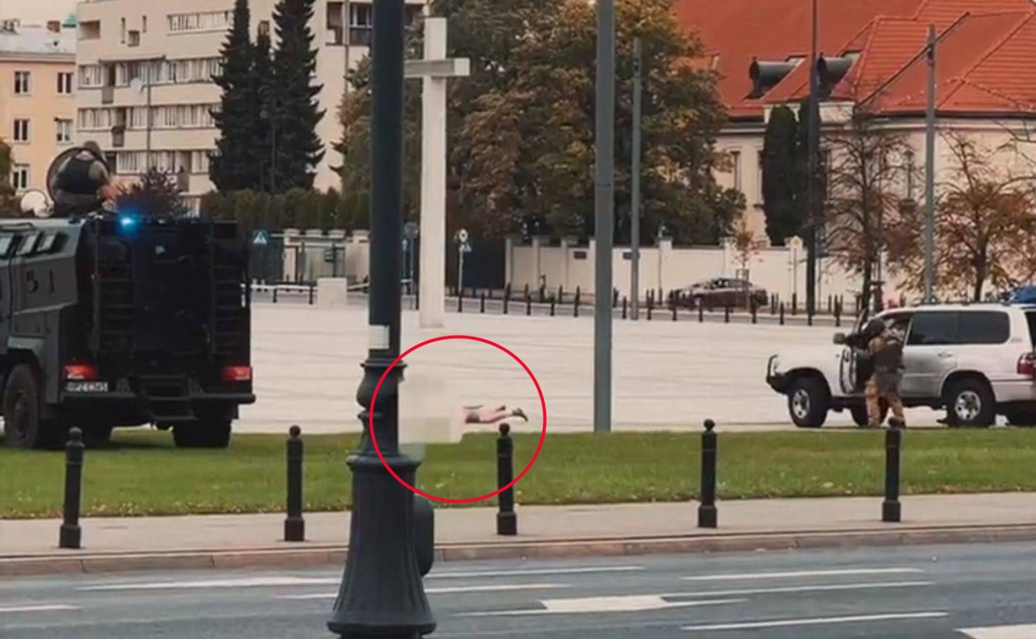 Policja pokazała filmik z akcji pod Pomnikiem Smoleńskim