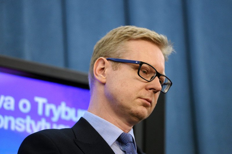 Starcie posła Michała Stasińskiego z antyszczepionkowcami.