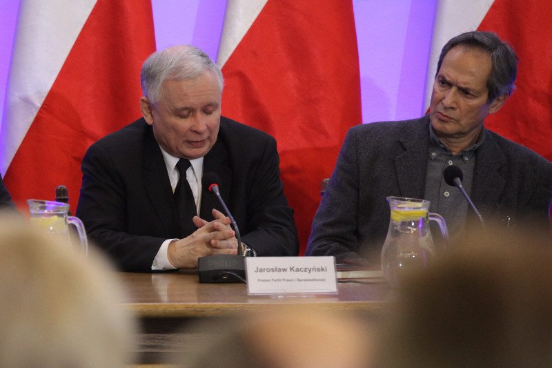 Nie wszystkim dziennikarzom spodobał się prowokacyjny żart wobec Jerzego Zelnika.