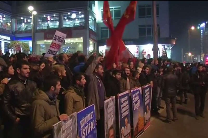 W Turcji wciąż trwają protesty przeciwko władzy i jej przywódcy - Erdoganowi