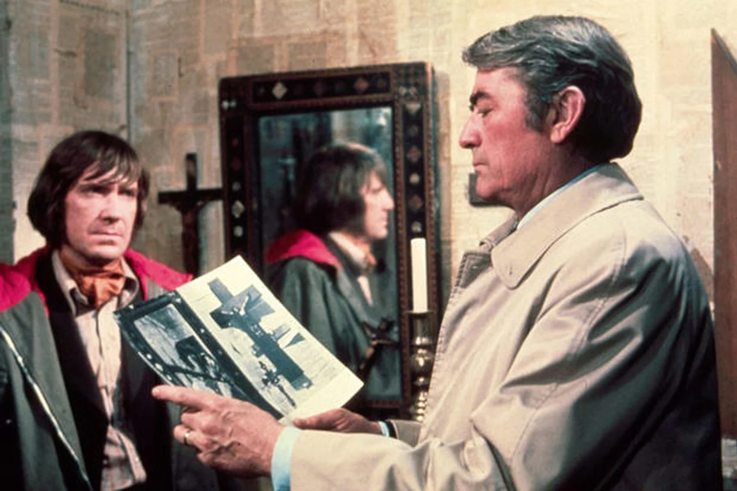 David Warner i Gregory Peck w filmie "Omen".