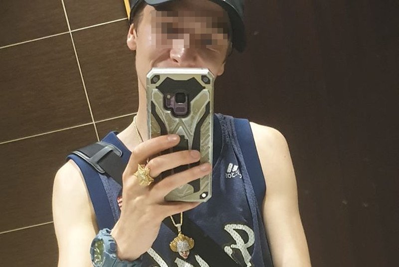 Raper Filu-JKey, brat europosła Patryka Jakiego.