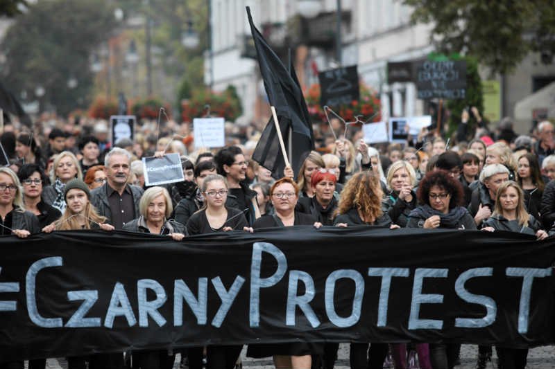 Z Sejmu wycofano projekt uniemożliwiający przeprowadzanie zabiegów in vitro.