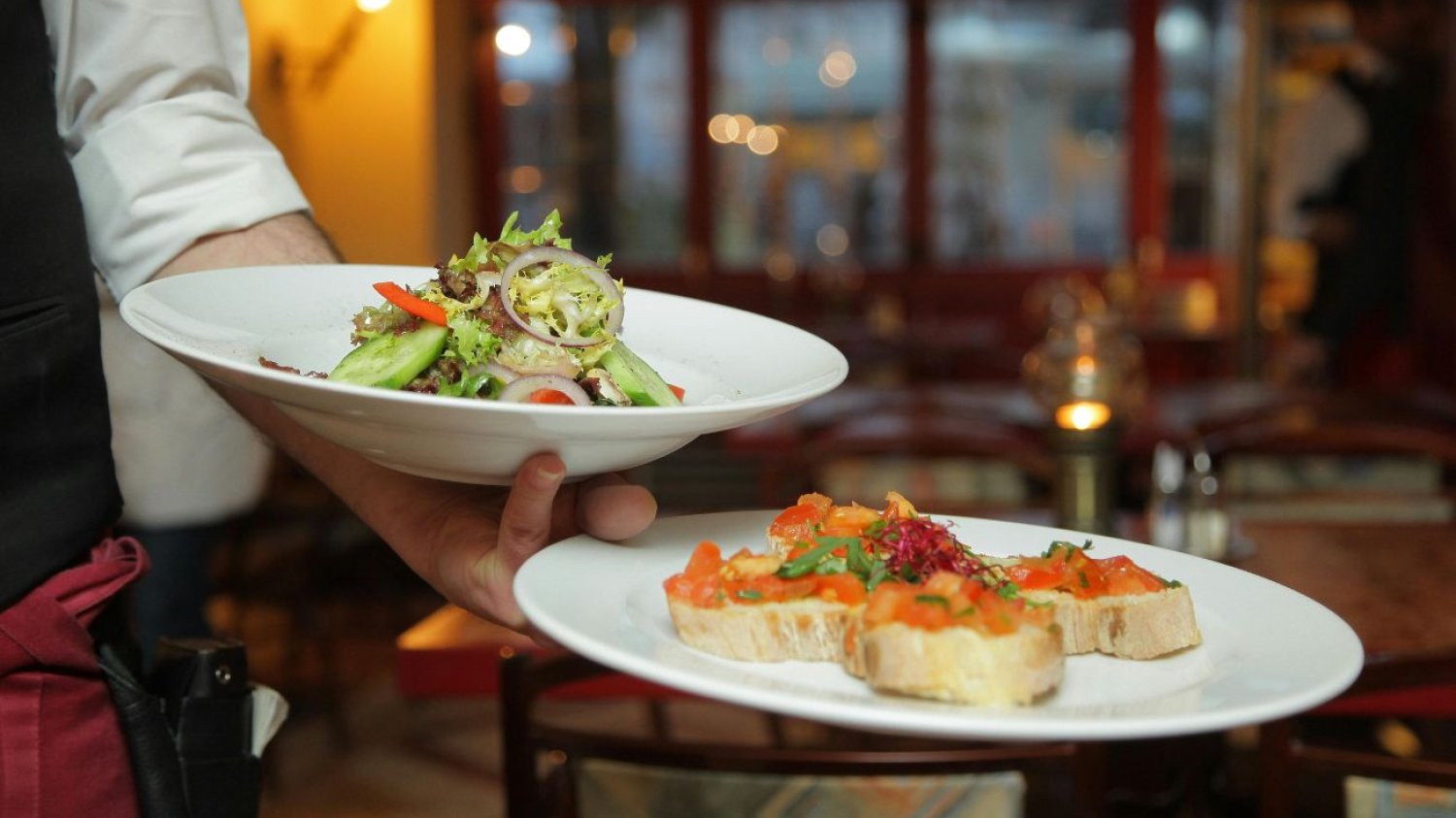 Dodatkowa opłata w restauracji we Wrocławiu. Chodzi o klimatyzację.