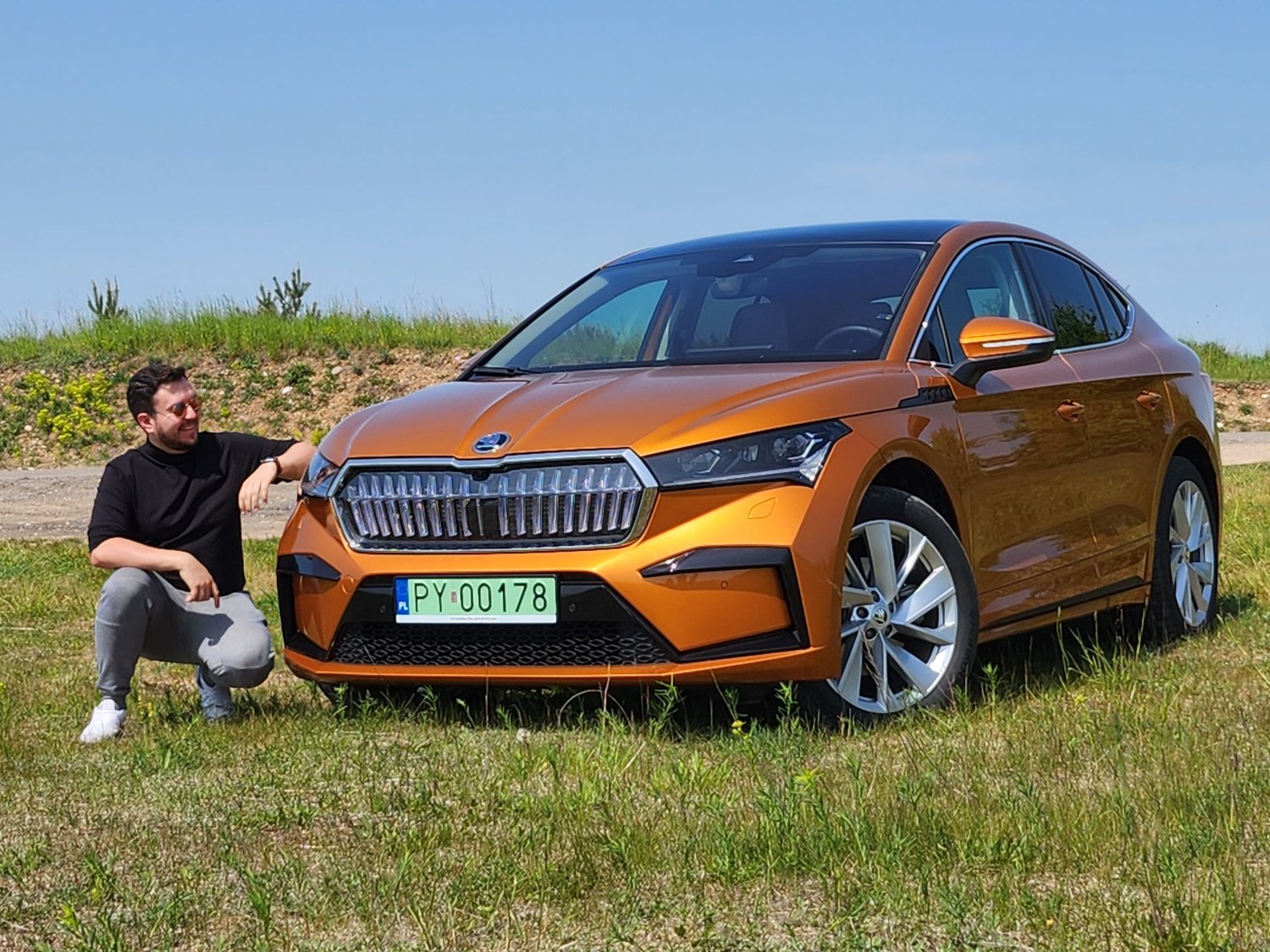 Ten samochód wygląda niesamowicie, świetnie się prowadzi i jest bardzo komfortowy. Problemem jest nawet nie samo auto, ale infrastruktura, która kuleje.