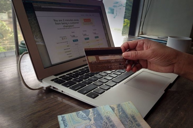 Konto w banku zagranicznym zwykle można założyć nawet bez wychodzenia z domu. Trzeba jednak pamiętać o istotnych formalnościach.