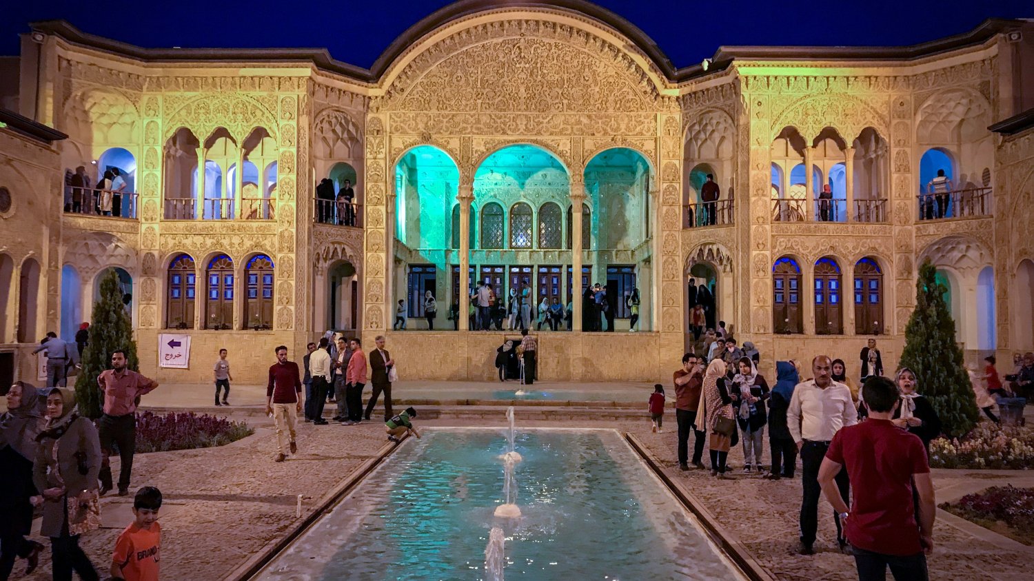 Polacy od trzech dni romantyzują Iran. Oto prawda o polskich uchodźcach