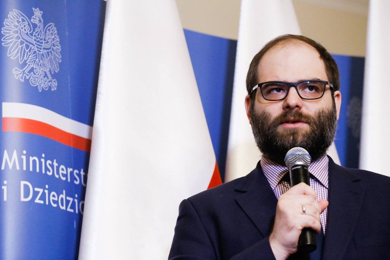 Wiceminister kultury, który "zgnił" po zobaczeniu "Korony Królów" próbuje ten proces wytłumaczyć.