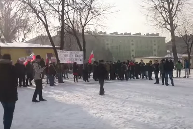 Manifestacja poparcia dla rządu w Brzeszczach.