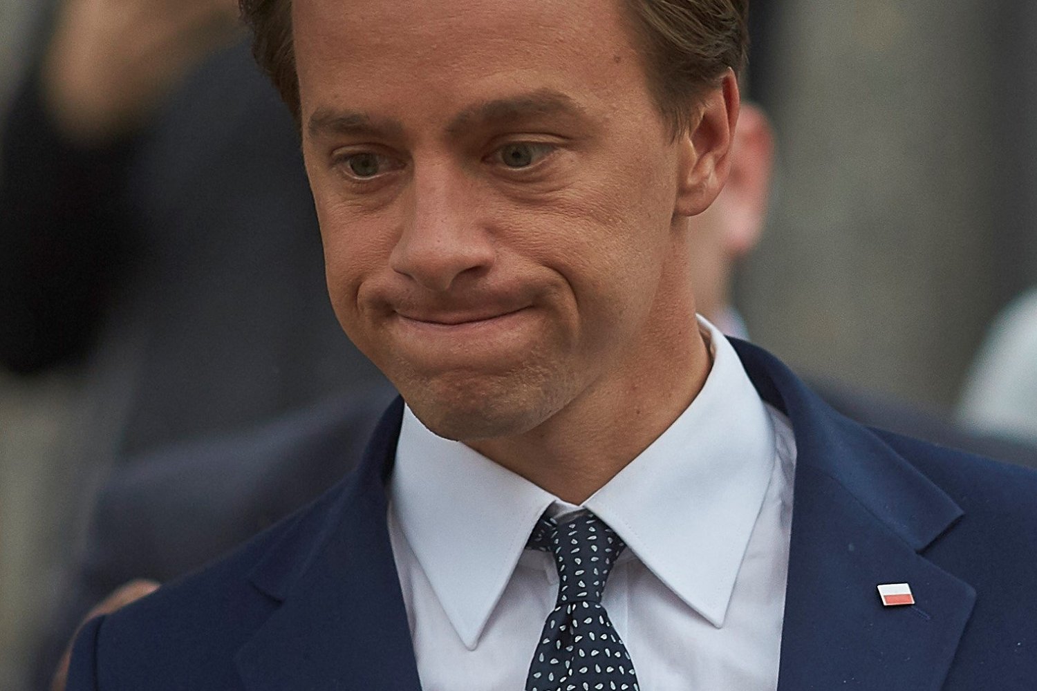 Krzysztof Bosak krytykował pogląd, że mężczyźni mogą korzystać z makijażu. Szybko ta dyskusja wymknęłam u się spod kontroli. Krzysztof Bosak krytykował pogląd, że mężczyźni mogą korzystać z makijażu. Szybko ta dyskusja wymknęłam u się spod kontroli.