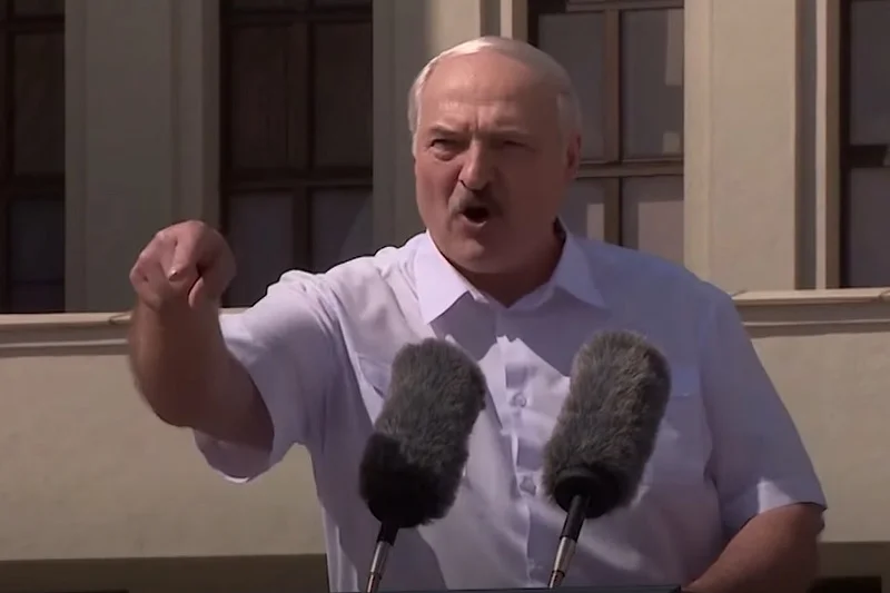 Aleksander Łukaszenka zaczął grozić jednemu z pracowników fabryki.