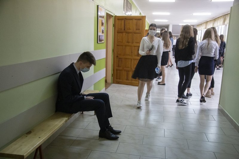 Brytyjski ekspert o powrocie dzieci do szkół w czasie epidemii.