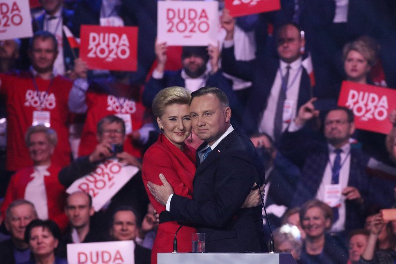 Kto uwierzy, że Andrzej Duda jest niezależnie od Jarosława Kaczyńskiego?