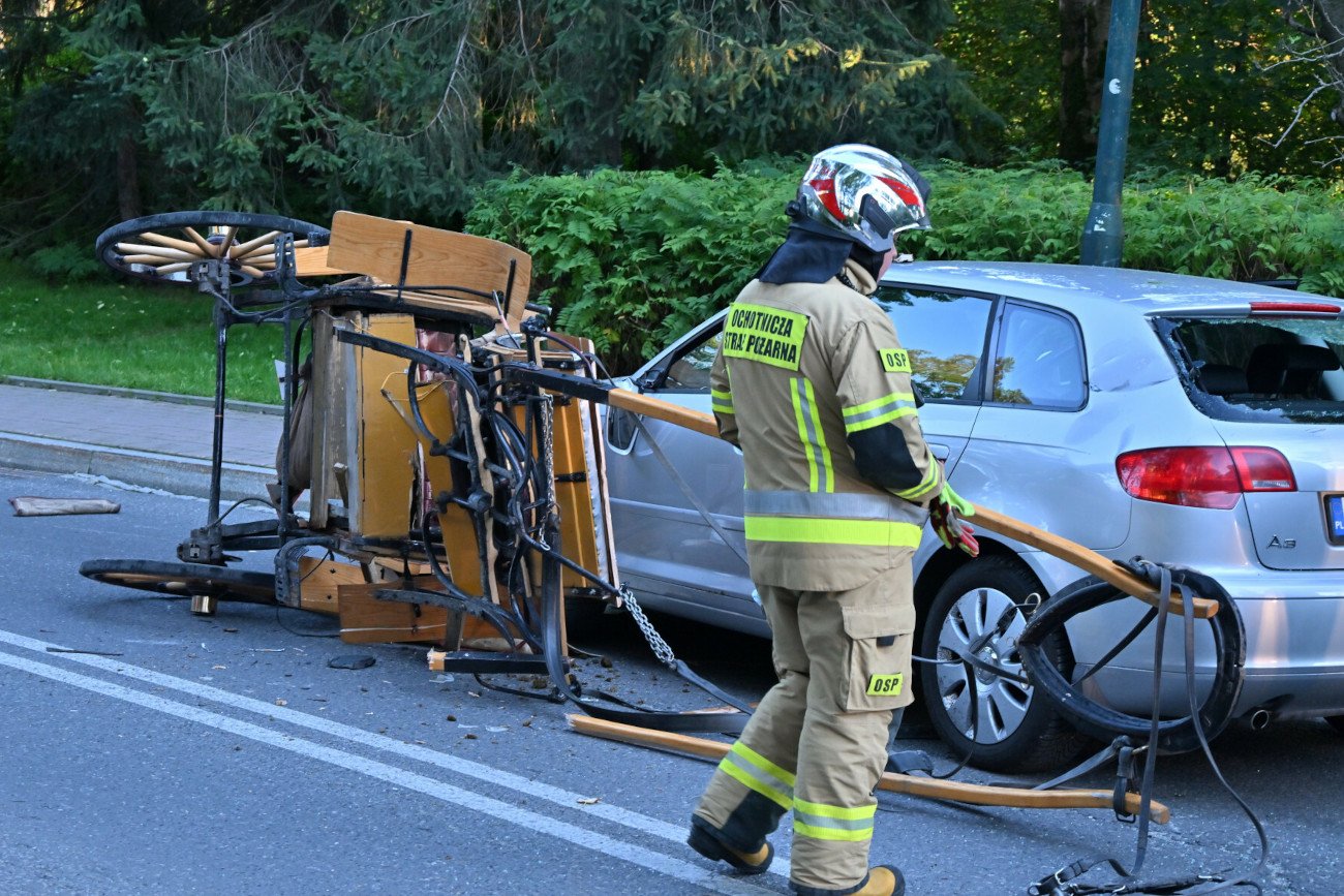 Zdarzenie w centrum Zakopanego, kierowca samochodu osobowego uderzył w pojazd konny.