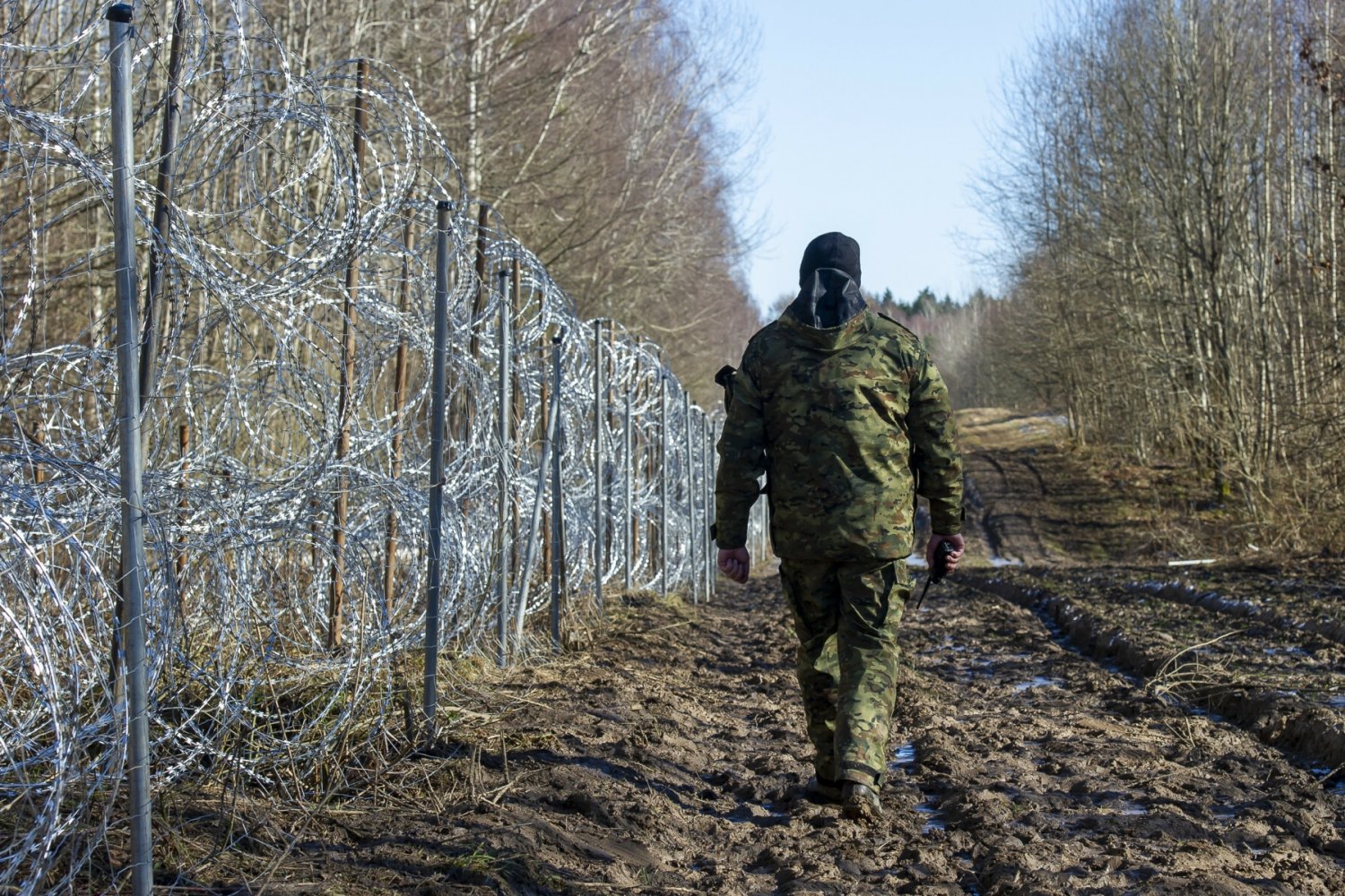 Funkcjonariusze SG i SOK zatrzymali obywatela Ukrainy.