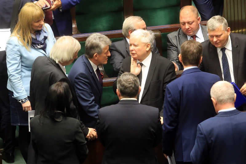 Projekt zmian w ustawie o Trybunale Konstytucyjnym pokazuje, że PiS nie cofnie się przed niczym.