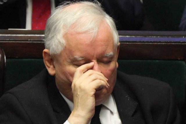 Zdaniem posła Jarosława Kaczyńskiego wydobycie z grobów ofiar katastrofy smoleńskiej jest niezbędne.