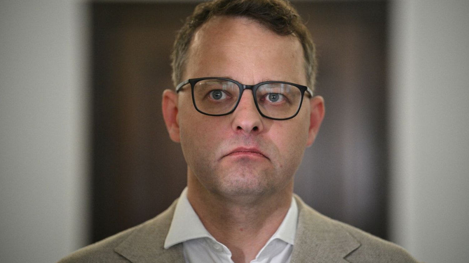 Marcin Romanowski poszukiwany listem gończym. Przekazano nowe fakty w sprawie. Prokuratura wydała list gończy za Romanowskim. Oto najnowsze ustalenia.