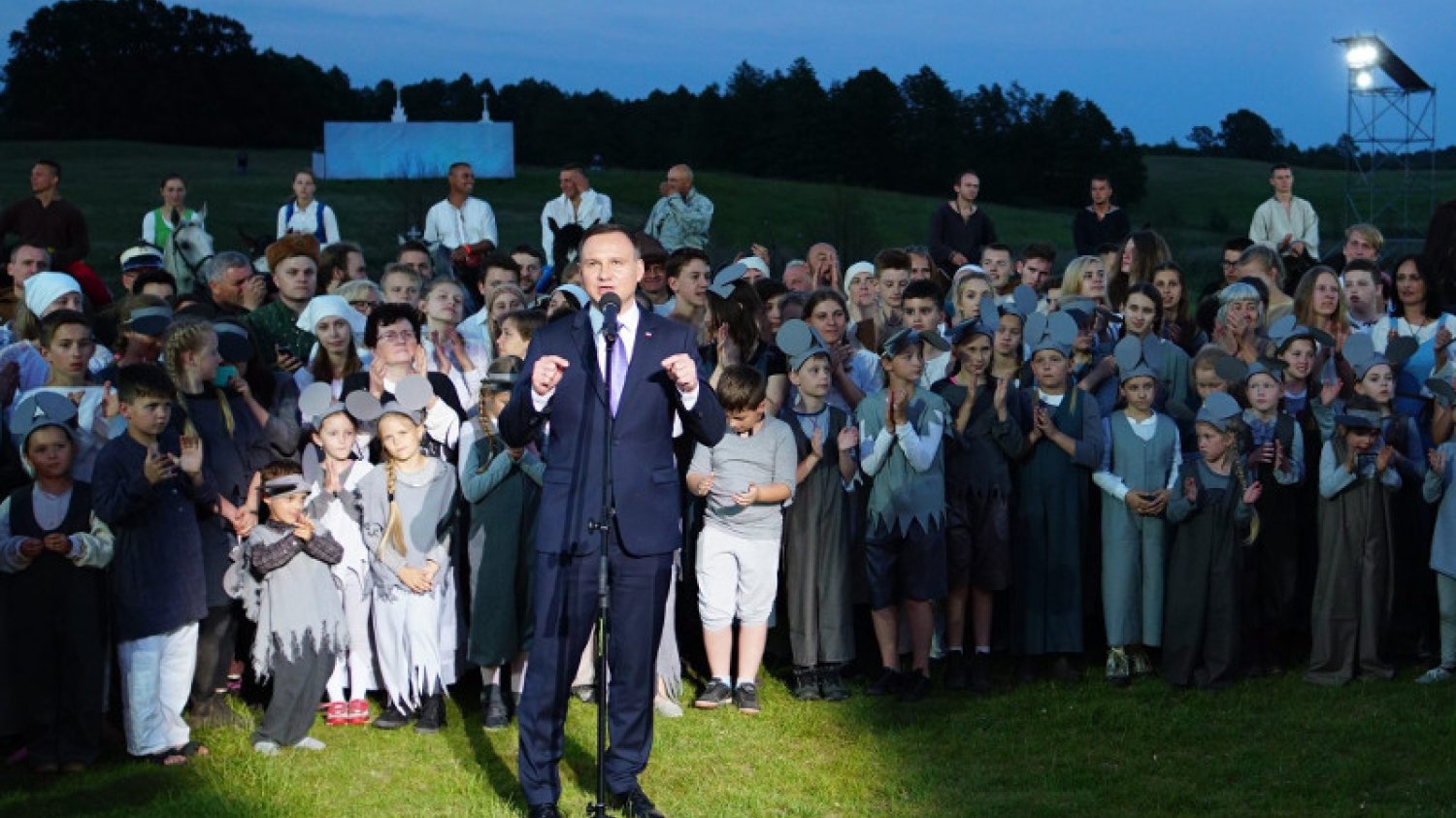 Ta wizyta prezydenta sprawiła, że nie wytrzymali. Grupa mieszkańców Murowanej Gośliny ma dość "Orła i Krzyża" – ze względu na hałas, jaki towarzyszy temu historycznemu widowisku.