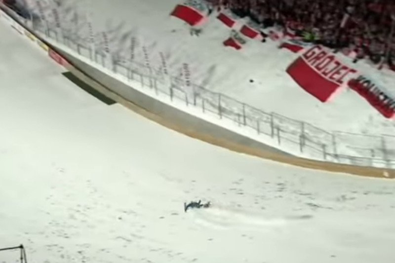 David Siegel upadł podczas sobotniego konkursu skoków w Zakopanem. Niemcy twierdzą, że wina spada na organizatorów, którzy nie obniżyli belki.