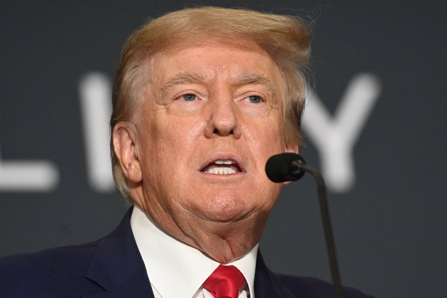 Donald Trump uważa, że Ukraina powinna była oddać Krym.