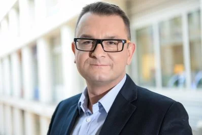 Maurycy Seweryn, założyciel Warszawskiej Grupy Doradców Public Relations, trener wystąpień publicznych i komunikacji niewerbalnej.