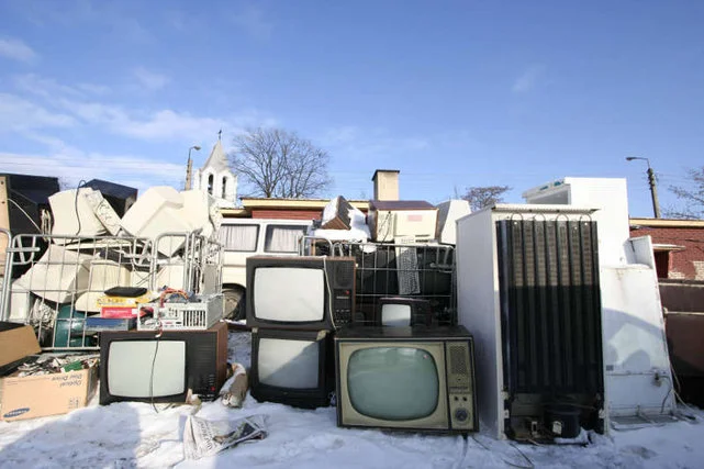 Elektrośmieci, nowy problem Polski. Powodują duże straty finansowe i zatruwają środowisko