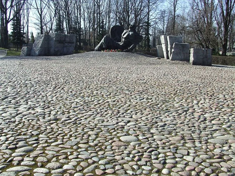 Pomnik "Polegli Niepokonani"