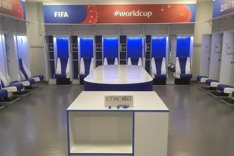 Do takiego stanu doprowadzili Japończycy swoją szatnię po meczu.