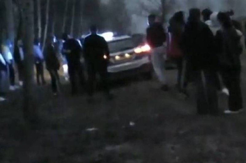 Śląska policja wylegitymowała młodzież, która zrobiła imprezę na ponad 120 osób.