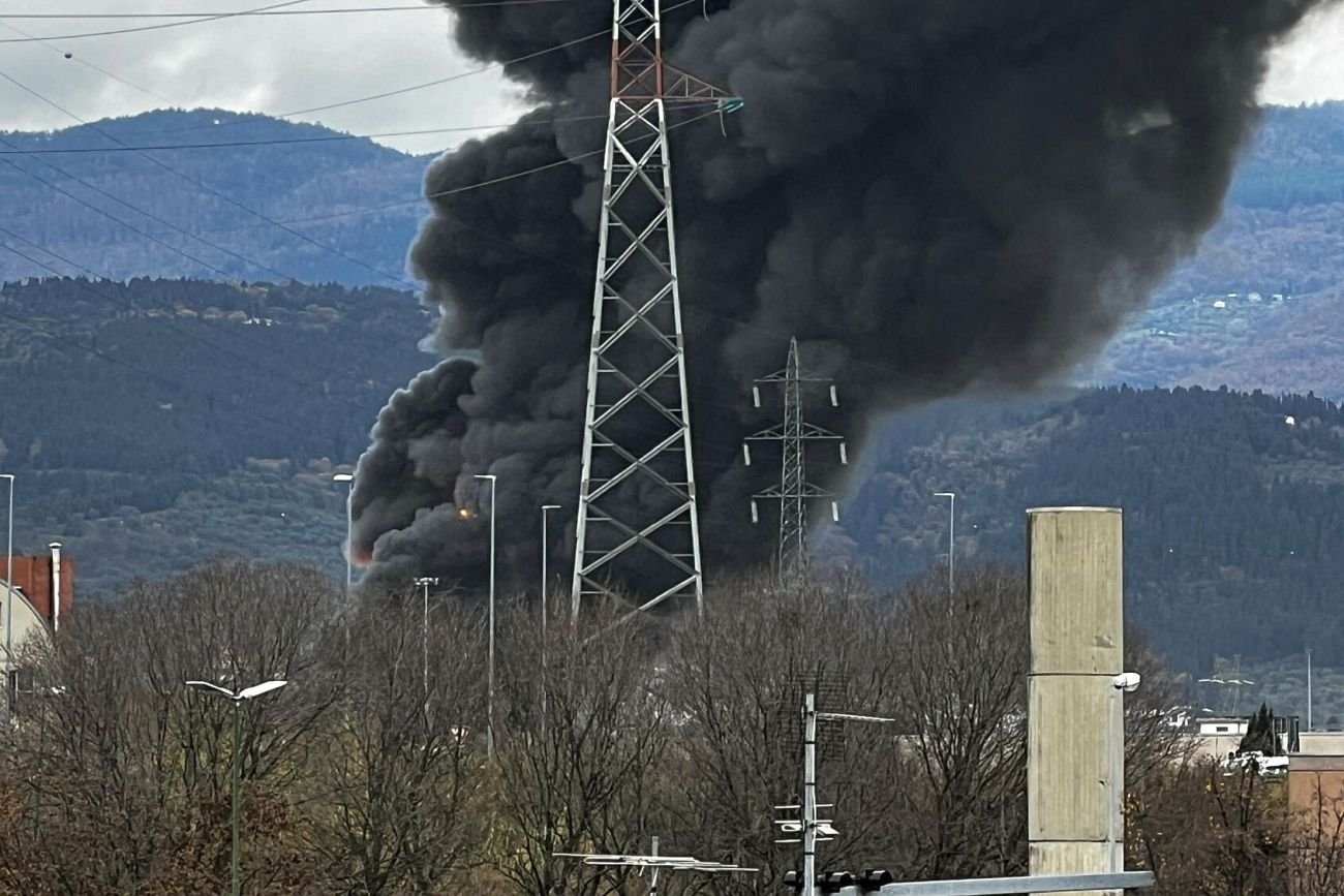 Pod Florencją wybuchł magazyn paliw. 9 osób nie żyje Pod Florencją wybuchł magazyn paliw. 9 osób nie żyje
