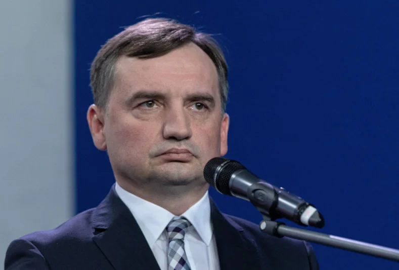 Ziobro nie zmieni zdania ws. Funduszu Odbudowy. Koalicja wisi na włosku.