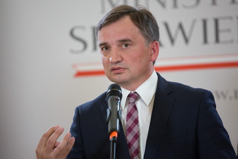 Zbigniew Ziobro mimo starań nie był w stanie zapanować nad emocjami.