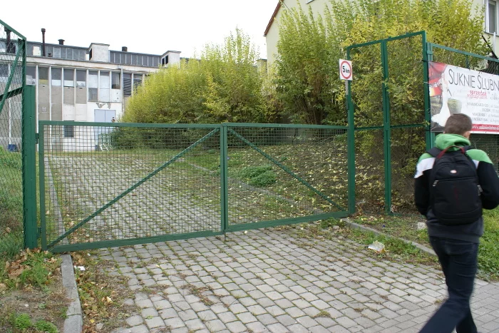 Teren dawnych zakładów w miejscu, gdzie dziś jest galeria.