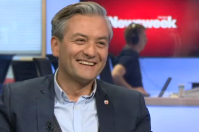 Robert Biedroń patrzy na "dobrą zmianę" oczami mieszkańców Słupska. Stara się łapać balans między ich rzeczywistością a tym, o co walczy KOD.