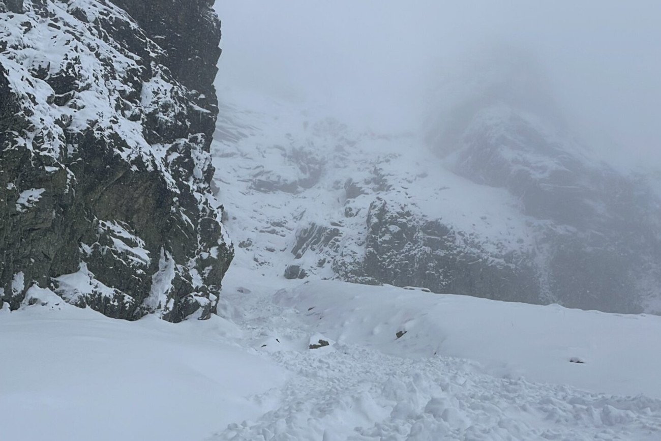 Do tragedii doszło w Tatrach Słowackich. Ratownicy po godzinie poszukiwań dotarli do dwóch osób, bez oznak życia.