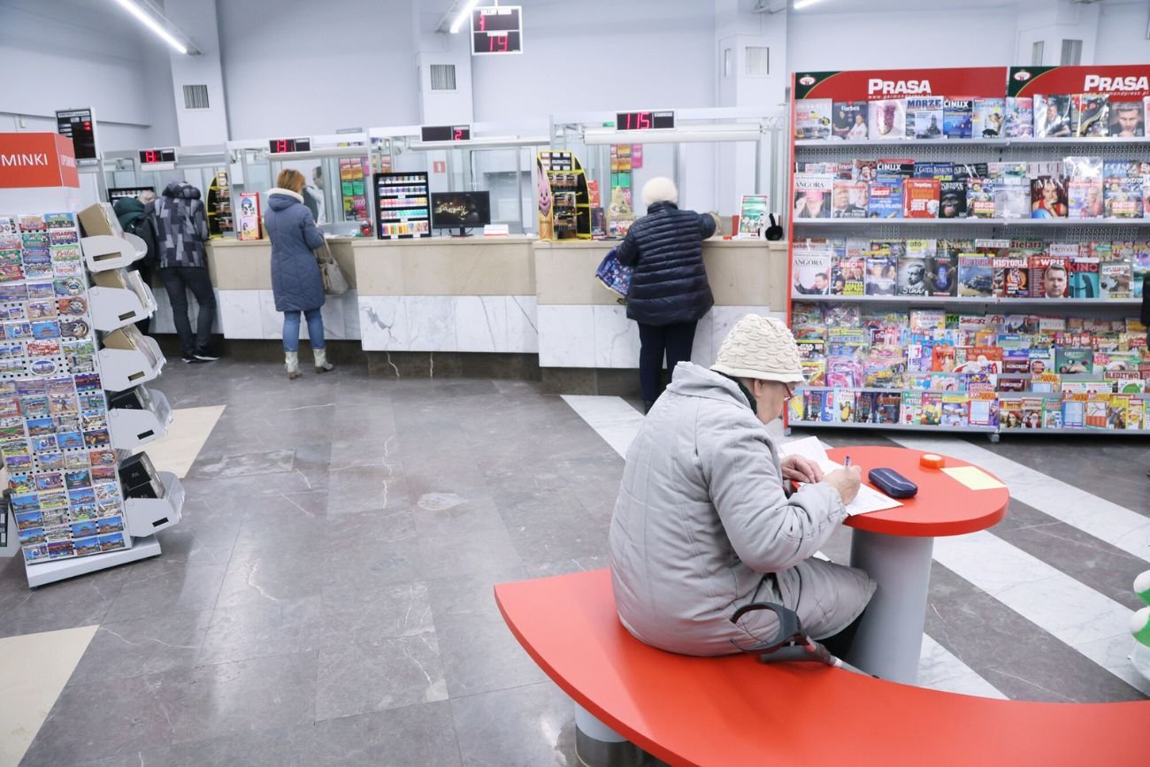 FlixBus łączy siły z Pocztą Polską. Będą sprzedawać bilety w okienkach Poczta Polska łączy siły z FlixBusem