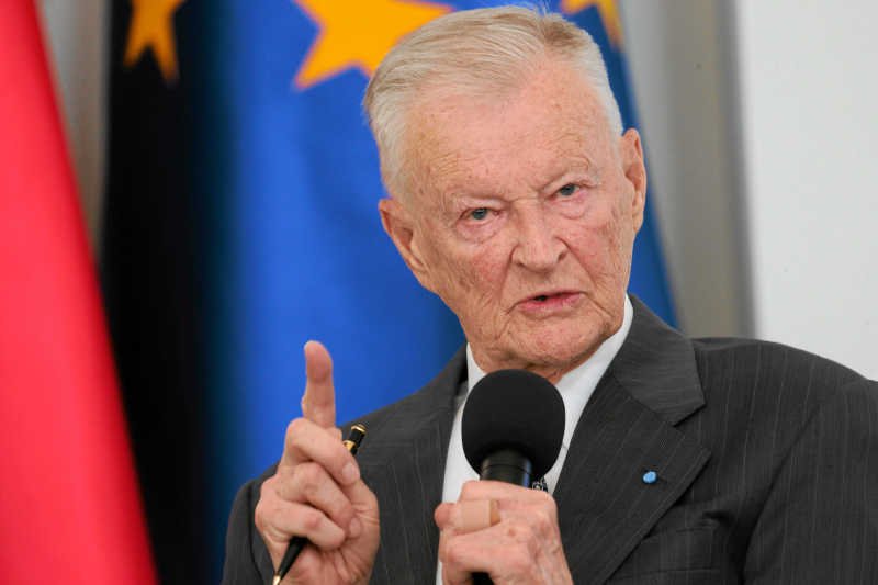 Zbigniew Brzeziński ocenia, że "Putin zauważył, że przeholował".