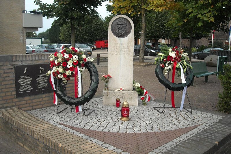Driel, Holandia. Pomnik gen. Stanisława Sosabowskiego.