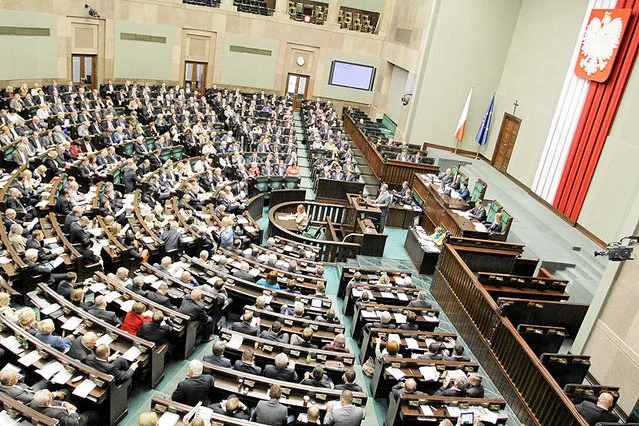 69 proc. Polaków źle ocenia prace parlamentu - podaje CBOS.