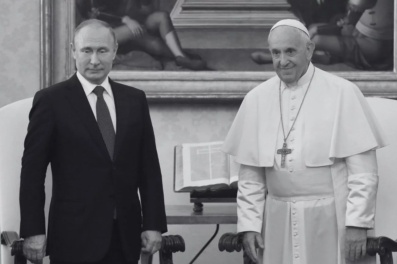 Papież Franciszek nie żyje. Tak zareagował Władimir Putin. Putin składa kondolencje po śmierci papieża. Franciszek zmarł 21 kwietnia.