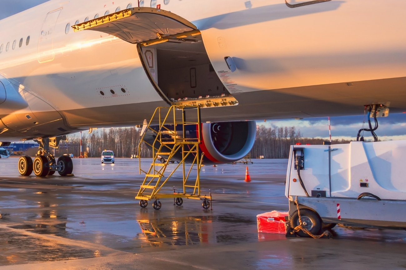 Do kradzieży dochodziło zarówno przy rozładunku, jak i załadunku bagaży