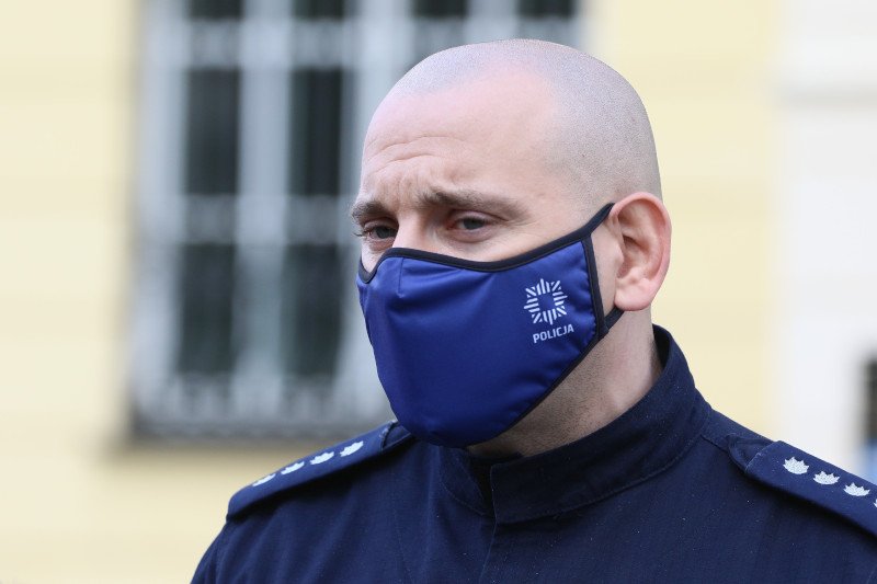 Rzecznik policji wytłumaczył, dlaczego do Warszawy ściągnięto tak duże siły policji. Rzecznik policji wytłumaczył, dlaczego do Warszawy ściągnięto tak duże siły policji.