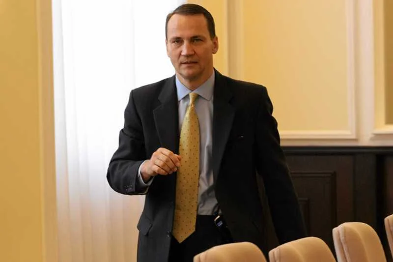 Radosław Sikorski, minister spraw zagranicznych