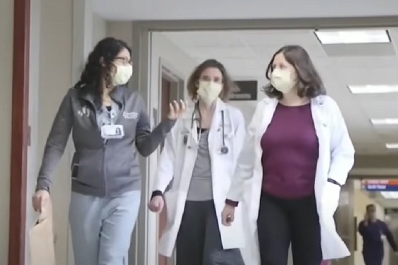 W USA z powodu koronawirusa zmarło już ponad 30 tys. osób.